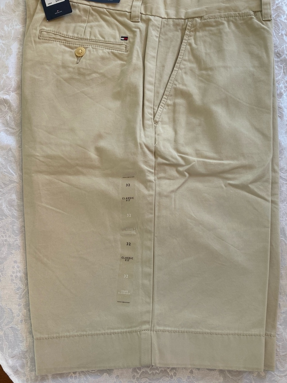 NWT Tommy Hilfiger Size 32 Beige Khaki Chino Shorts Classic Fit in 100% Cotton - Picture 2 of 8